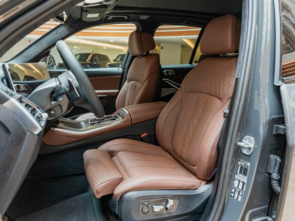 2026 BMW X5 40i IV (G05/G18) Рестайлинг, серый, 15890000 рублей - вид 10