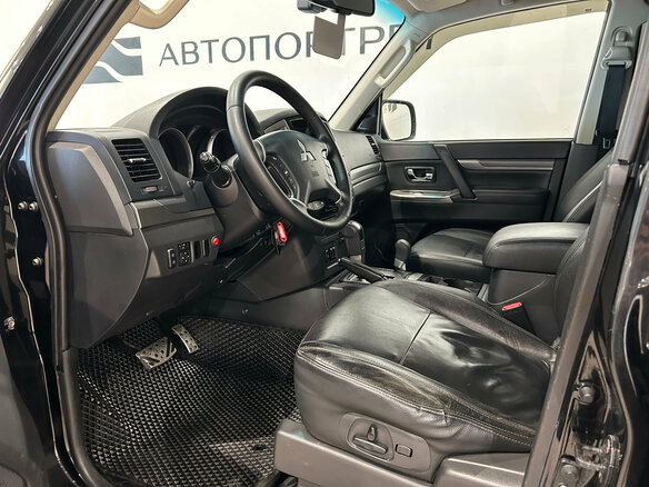 2015 Mitsubishi Pajero IV Рестайлинг 2, чёрный - вид 12