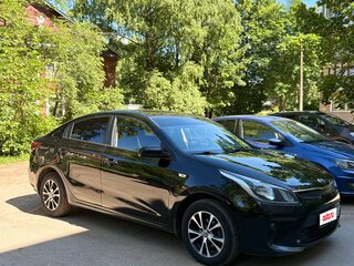2017 Kia Rio IV, чёрный, 1100000 рублей, вид 3