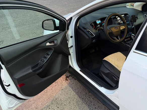 2017 Ford Focus III Рестайлинг, белый, 1200000 рублей - вид 9