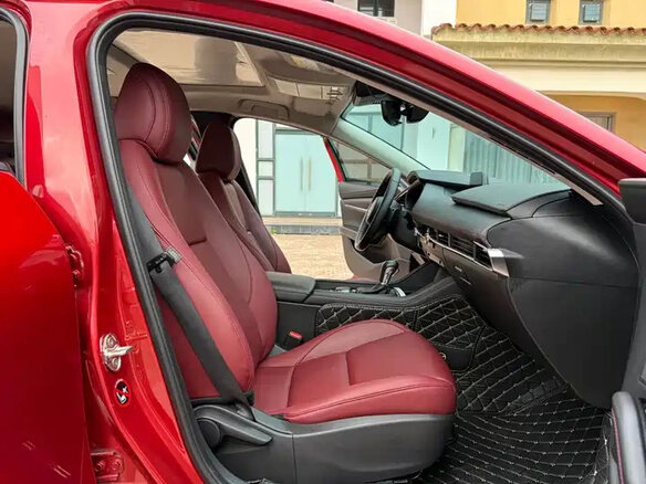 2023 Mazda 3 Axela IV (BP), красный, 1270500 рублей - вид 12