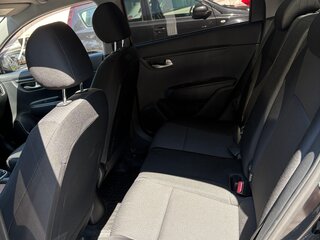 2021 Kia Rio IV Рестайлинг, чёрный, 1550000 рублей, вид 4