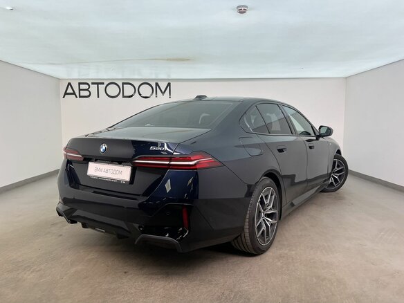 2025 BMW 5 серии 520i VIII (G60/G61/G68), чёрный, 6990000 рублей - вид 1