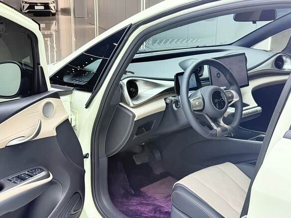 2026 BYD Dolphin 44.9 kWh I, белый, 1680000 рублей - вид 13