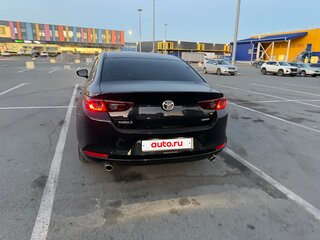 2020 Mazda 3 IV (BP), чёрный, 2000000 рублей, вид 4