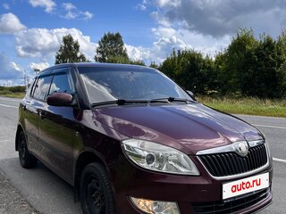2010 Skoda Fabia II Рестайлинг, пурпурный, 450000 рублей, вид 2
