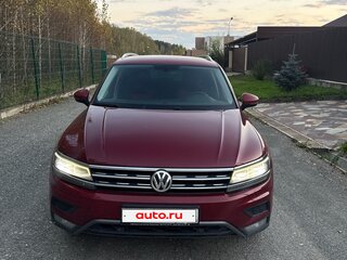 2017 Volkswagen Tiguan II, пурпурный, 2300000 рублей, вид 1