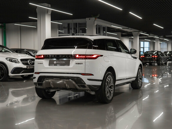 2025 Land Rover Range Rover Evoque II Рестайлинг, белый - вид 4