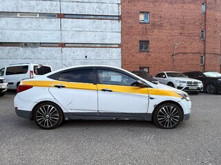 2016 Hyundai Solaris I Рестайлинг, белый, 350000 рублей, вид 4