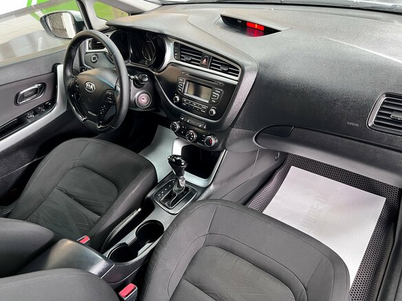 2016 Kia Ceed II Рестайлинг, серебристый, 1200000 рублей - вид 12