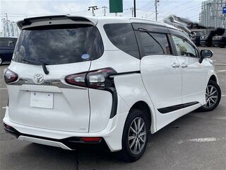 2021 Toyota Sienta II Рестайлинг, белый, 1107000 рублей, вид 4