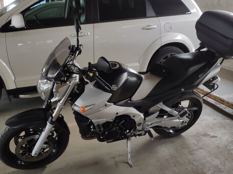 2006 Suzuki GSR 600, чёрный, 380000 рублей, вид 2