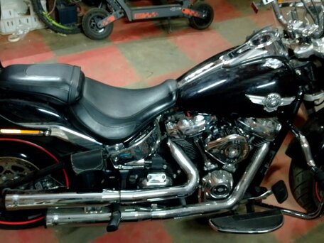2021 Harley-Davidson Fat Boy, чёрный, 1700000 рублей, вид 1