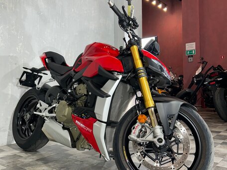 2020 Ducati Streetfighter V4, красный, 1745000 рублей, вид 4