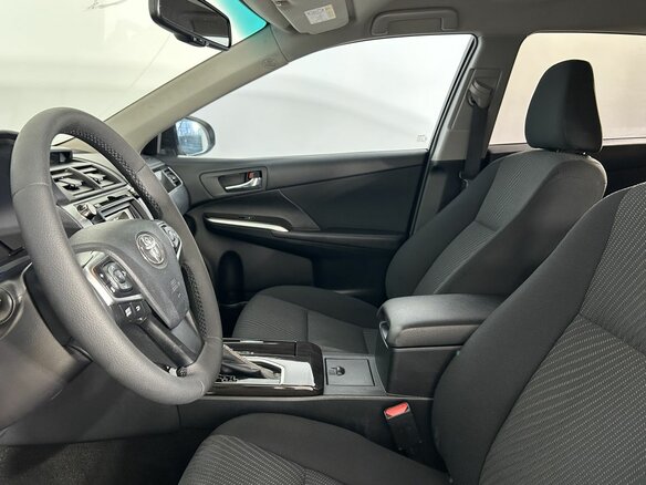 2016 Toyota Camry VII (XV50) Рестайлинг, белый - вид 21