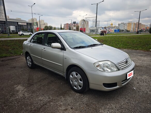 2005 Toyota Corolla IX (E120, E130) Рестайлинг, серебристый, 1090000 рублей - вид 4