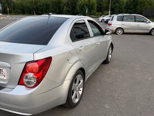 2012 Chevrolet Aveo II, серебристый, 450000 рублей - вид 3