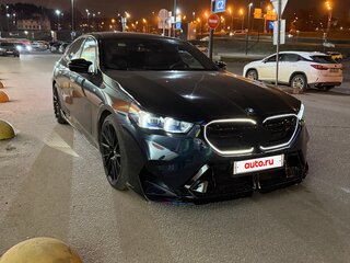 2024 BMW 5 серии 530i xDrive VIII (G60/G61/G68), чёрный, 7790000 рублей, вид 4