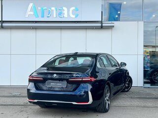 2024 BMW 5 серии Long 530Li xDrive VIII (G60/G61/G68), чёрный, 7999000 рублей, вид 2