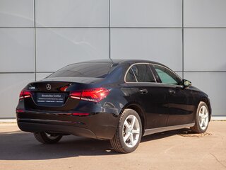 2019 Mercedes-Benz A-Класс 200 IV (W177), чёрный, 2390000 рублей, вид 2