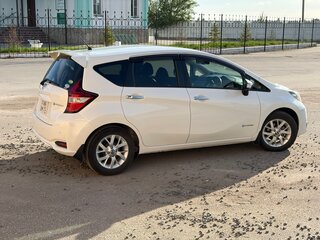 2018 Nissan Note e-Power II Рестайлинг, белый, 1320000 рублей, вид 5