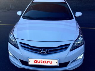 2015 Hyundai Solaris I Рестайлинг, белый, 800000 рублей, вид 2