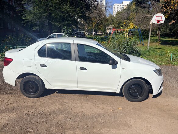 2019 Renault Logan II Рестайлинг, белый, 389000 рублей - вид 2