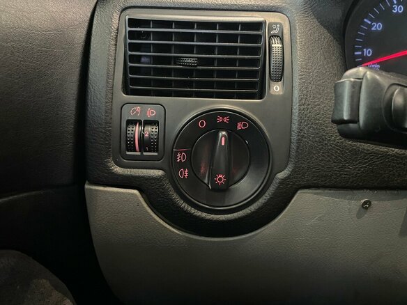 1999 Volkswagen Golf IV, жёлтый - вид 8