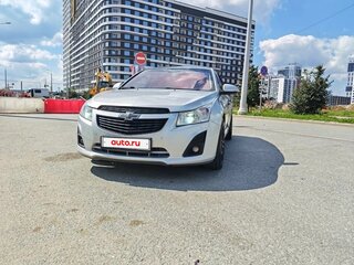 2013 Chevrolet Cruze I Рестайлинг, серебристый, 690000 рублей, вид 1