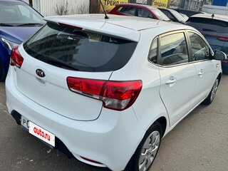 2016 Kia Rio III Рестайлинг, белый, 1150000 рублей, вид 2