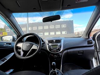 2016 Hyundai Solaris I Рестайлинг, белый, 525000 рублей, вид 5