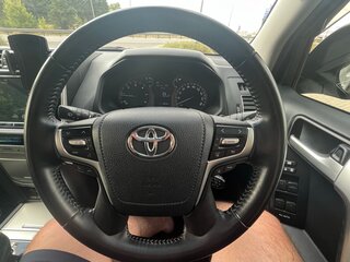 2021 Toyota Land Cruiser Prado 150 Series Рестайлинг 3, белый, 7100000 рублей, вид 5