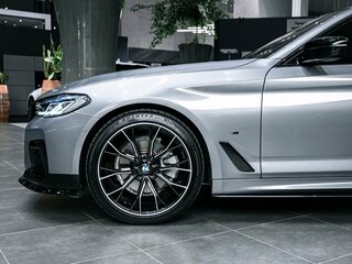 2022 BMW 5 серии 520i VII (G30/G31/G38) Рестайлинг, серый, 5420000 рублей, вид 2