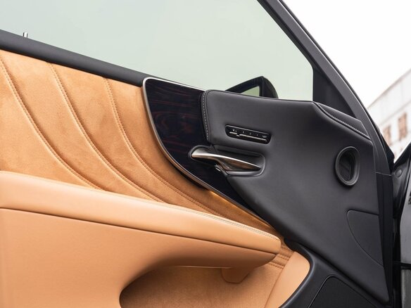 2025 Lexus LS 500h V Рестайлинг, чёрный, 16666666 рублей - вид 18