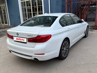 2019 BMW 5 серии 520d VII (G30/G31/G38), белый, 4200000 рублей, вид 3