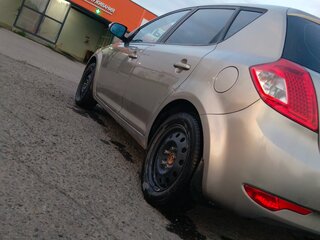 2010 Kia Ceed I, серебристый, 750000 рублей, вид 3