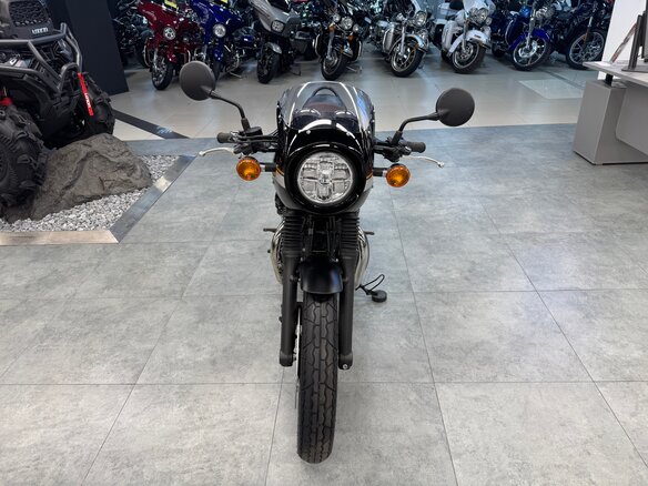 2021 Kawasaki W 800, чёрный, 890000 рублей - вид 2