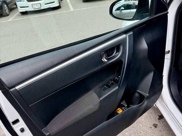 2013 Toyota Corolla XI (E160, E170, E180), белый, 1100000 рублей - вид 12