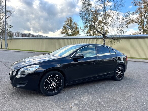 2013 Volvo S60 II, чёрный - вид 5