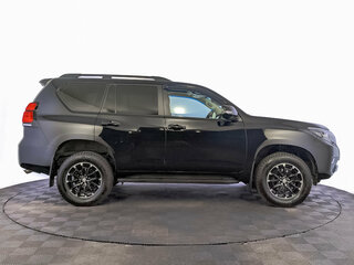 2022 Toyota Land Cruiser Prado 150 Series Рестайлинг 3, чёрный, 8270000 рублей, вид 4