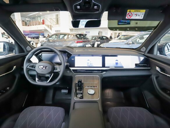 2026 Geely Monjaro I Рестайлинг, серый - вид 17