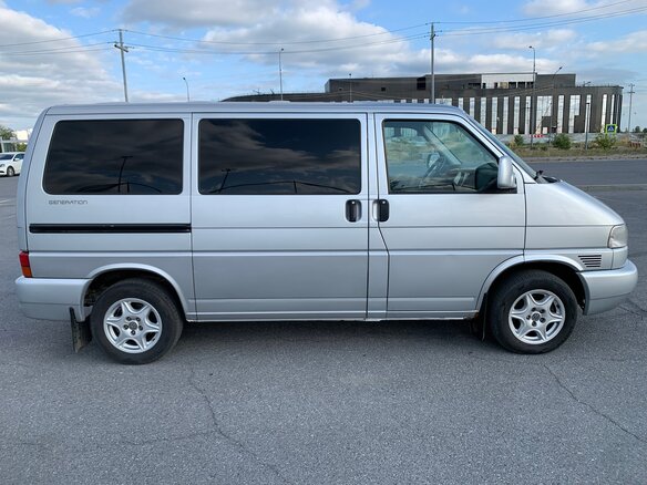 2002 Volkswagen Multivan T4, серебристый, 1350000 рублей - вид 2