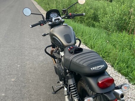 2023 Triumph Speed Twin, серый, 925000 рублей, вид 3