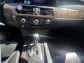2004 BMW 5 серии 530i V (E60/E61), серебристый - вид 1