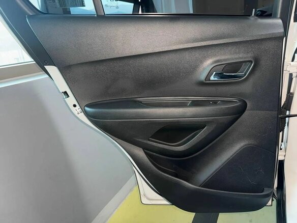 2020 Chevrolet Trax I Рестайлинг, белый, 1700000 рублей - вид 21