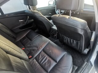 2008 BMW 5 серии 525xi V (E60/E61) Рестайлинг, серебристый, 1000000 рублей, вид 5