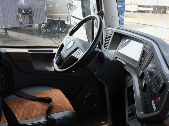 2023 Dongfeng DFH 4180, белый, 4880000 рублей - вид 10