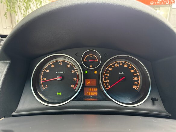 2008 Opel Astra H Рестайлинг, красный, 610000 рублей - вид 11