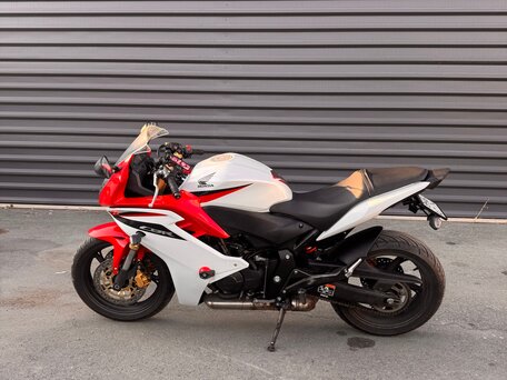 2011 Honda CBR 600F, белый, 670000 рублей, вид 5