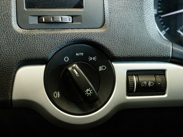 2011 Skoda Octavia II (A5) Рестайлинг, серый, 810000 рублей - вид 14